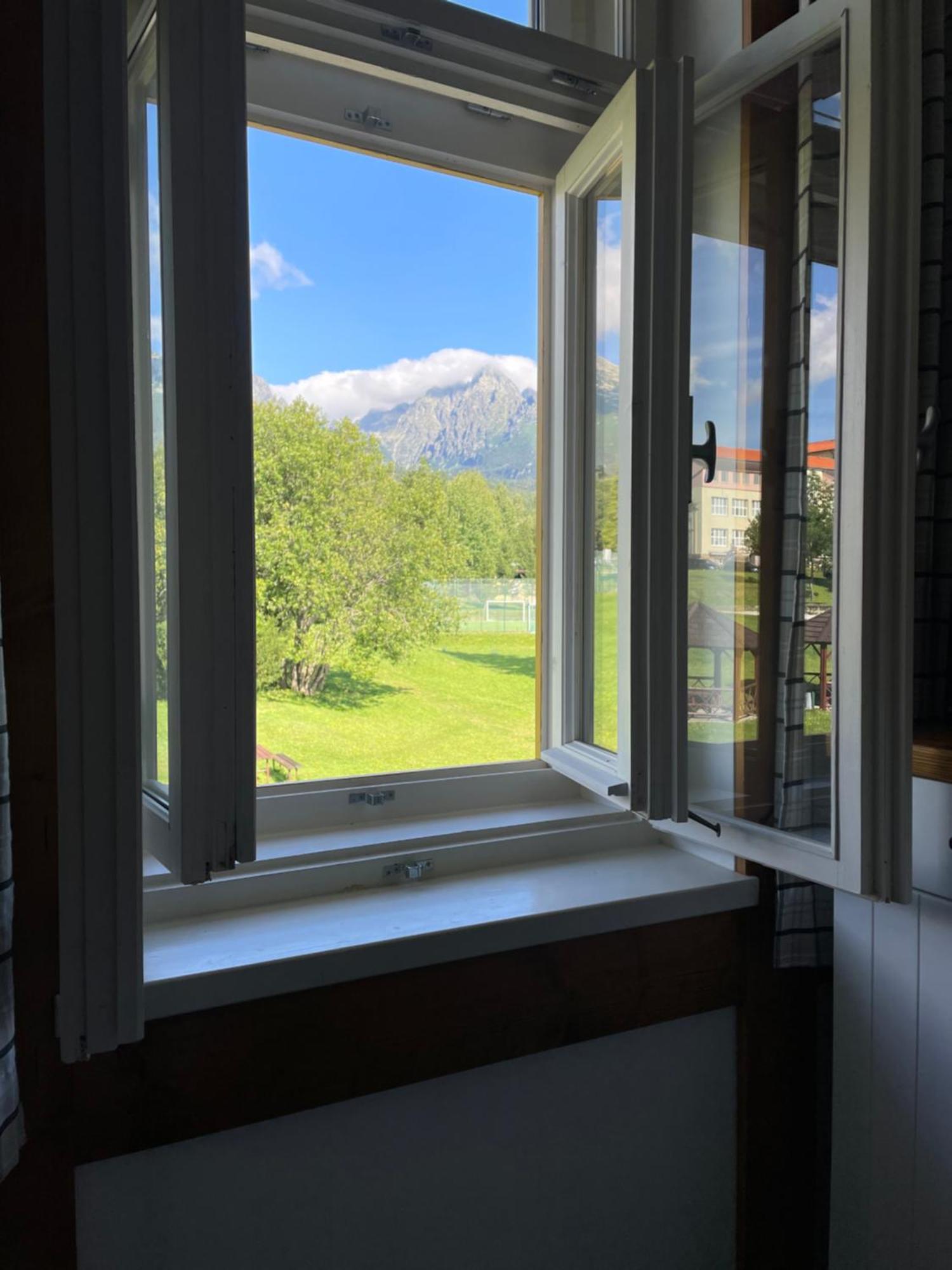 Apartman Srnka S Vyhladom Na Vysoke Tatry Exterior photo